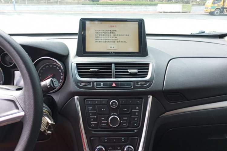 Used Buick Encore 2015 1.4T Automatic Two-Wheel Drive Urban Elite Version Audio And AC Panel