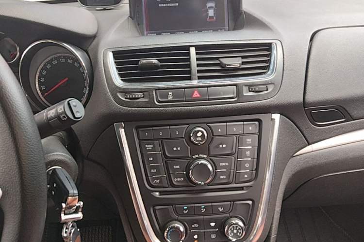 Used Buick Encore 2015 1.4T Automatic Two-Wheel Drive Urban Elite Version Audio And AC Panel