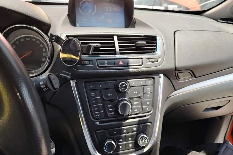 Used Buick Encore 2015 1.4T Automatic Two-Wheel Drive Urban Elite Version Audio And AC Panel
