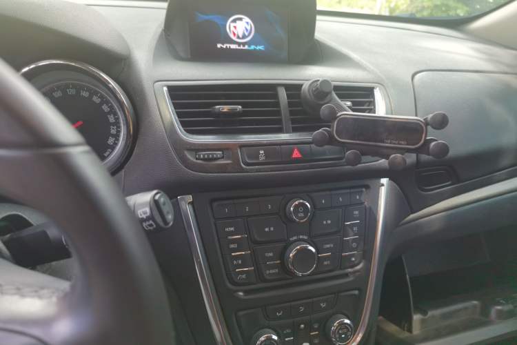 Used Buick Encore 2015 1.4T Automatic Two-Wheel Drive Urban Leading Model Audio And AC Panel