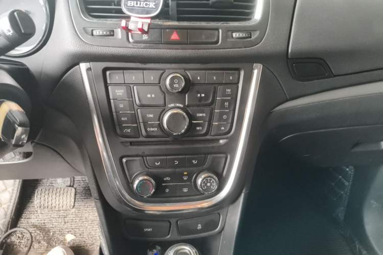 Used Buick Encore 2015 1.4T Automatic Two-Wheel Drive Urban Elite Version Audio And AC Panel