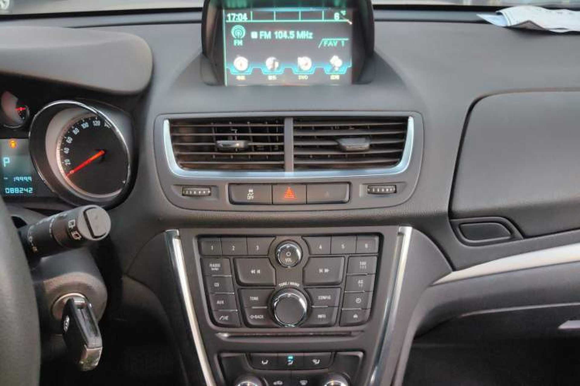 Used Buick Encore 2015 1.4T Automatic Two-Wheel Drive Urban Elite Version Audio And AC Panel