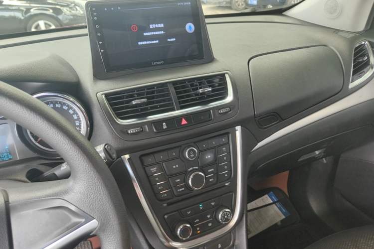 Used Buick Encore 2015 1.4T Automatic Two-Wheel Drive Urban Elite Version Audio And AC Panel