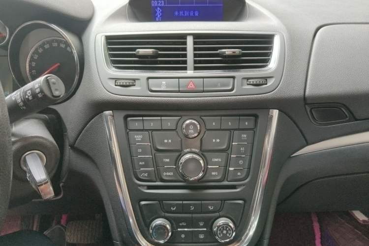 Used Buick Encore 2015 1.4T Automatic Two-Wheel Drive Urban Elite Version Audio And AC Panel