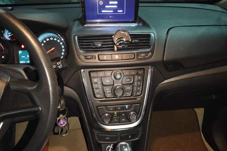 Used Buick Encore 2015 1.4T Automatic Two-Wheel Drive Urban Elite Version Audio And AC Panel
