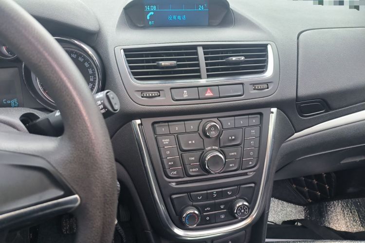 Used Buick Encore 2015 1.4T Automatic Two-Wheel Drive Urban Elite Version Audio And AC Panel