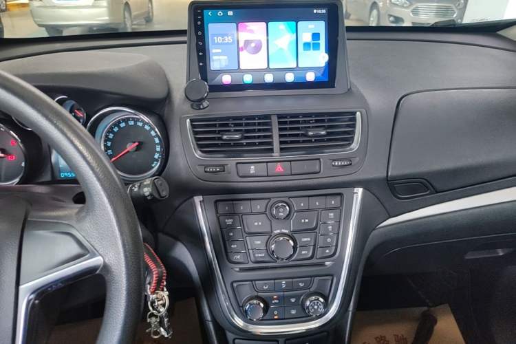 Used Buick Encore 2015 1.4T Automatic Two-Wheel Drive Urban Elite Version Audio And AC Panel