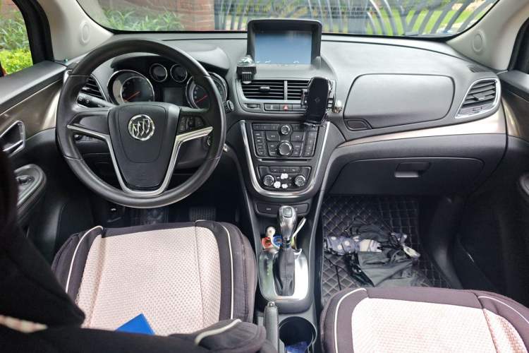 Used Buick Encore 2015 1.4T Automatic Two-Wheel Drive Urban Leading Model Center Console