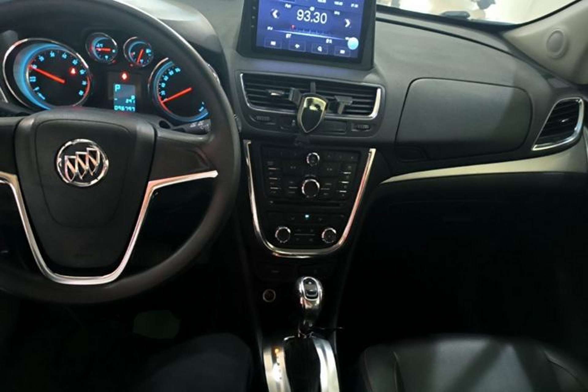 Used Buick Encore 2015 1.4T Automatic Two-Wheel Drive Urban Elite Version Center Console