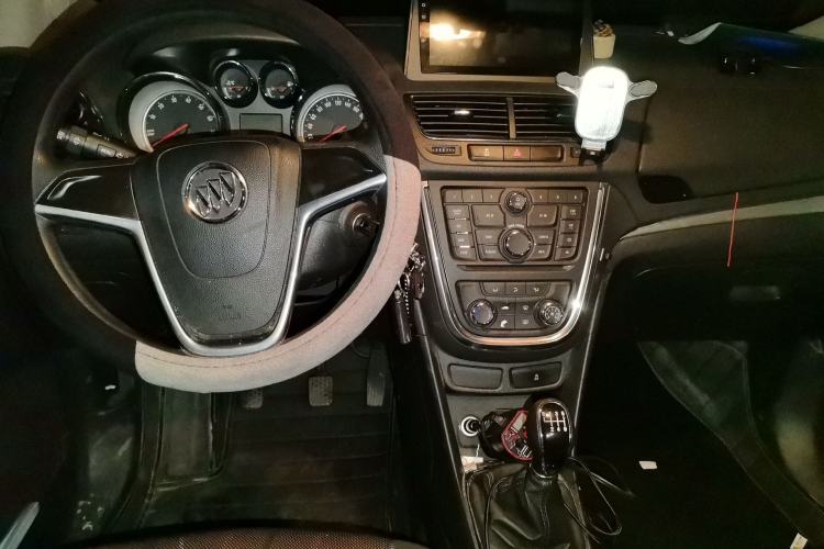 Used Buick Encore 2015 1.4T Manual Two-Wheel Drive Urban Advanced Model Center Console