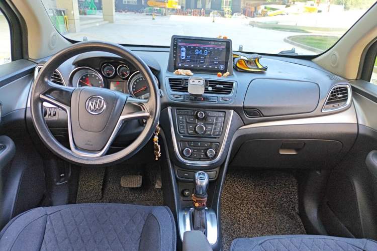Used Buick Encore 2015 1.4T Automatic Two-Wheel Drive Urban Elite Version Center Console