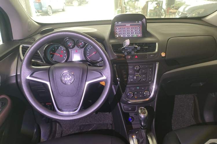 Used Buick Encore 2015 1.4T Automatic Two-Wheel Drive Urban Elite Version Center Console