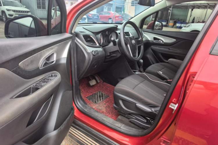 Used Buick Encore 2015 1.4T Automatic Two-Wheel Drive Urban Elite Version Driver Seat
