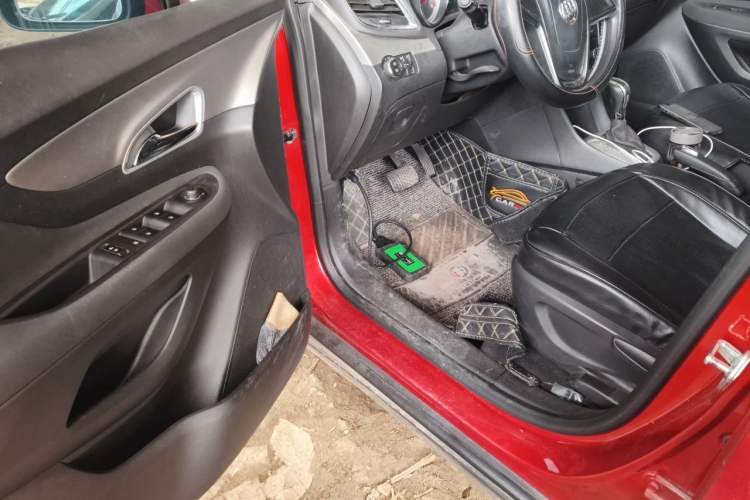 Used Buick Encore 2015 1.4T Automatic Two-Wheel Drive Urban Elite Version Driver Seat