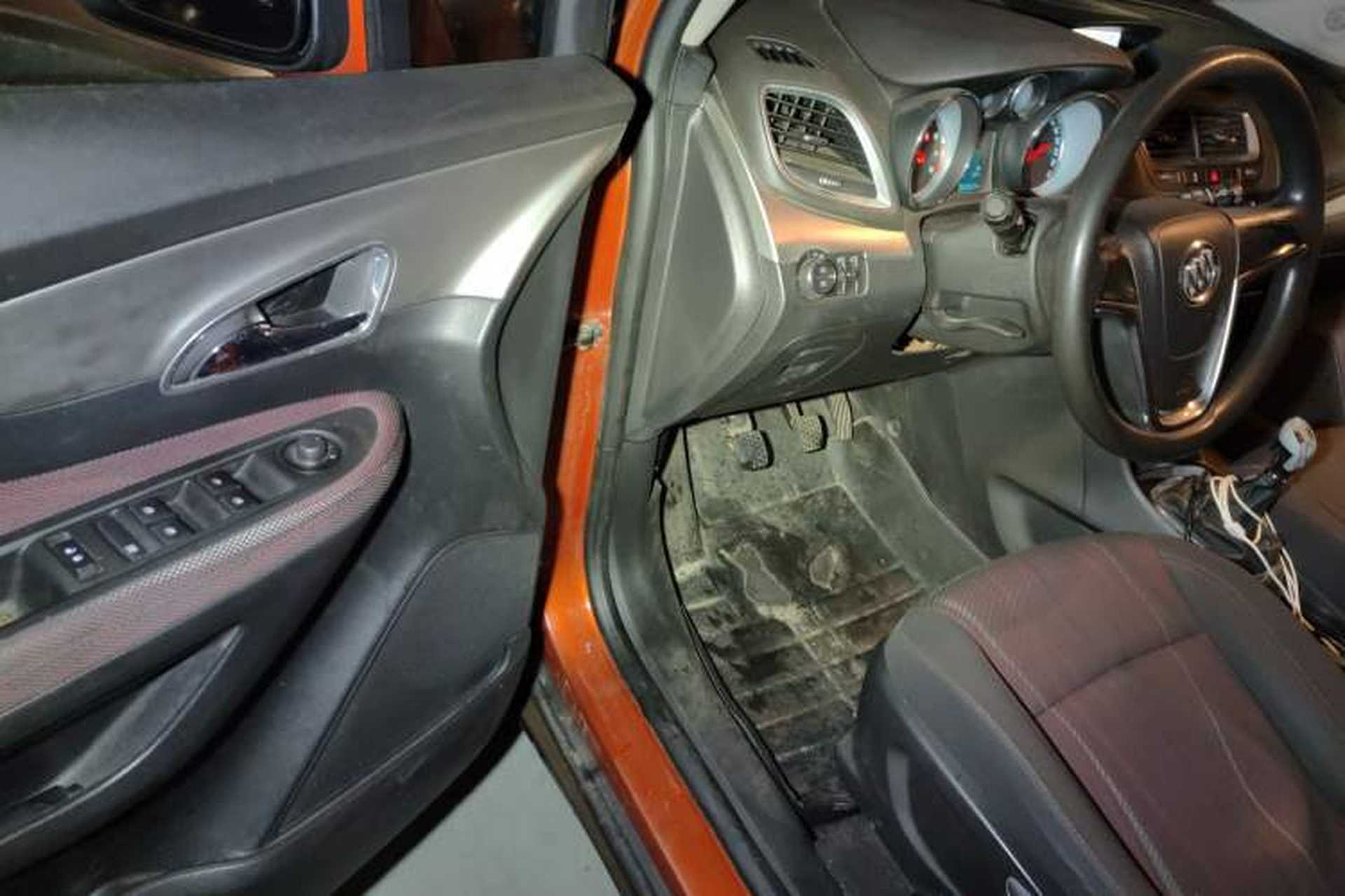 Used Buick Encore 2015 1.4T Manual Two-Wheel Drive Urban Advanced Model Driver Seat