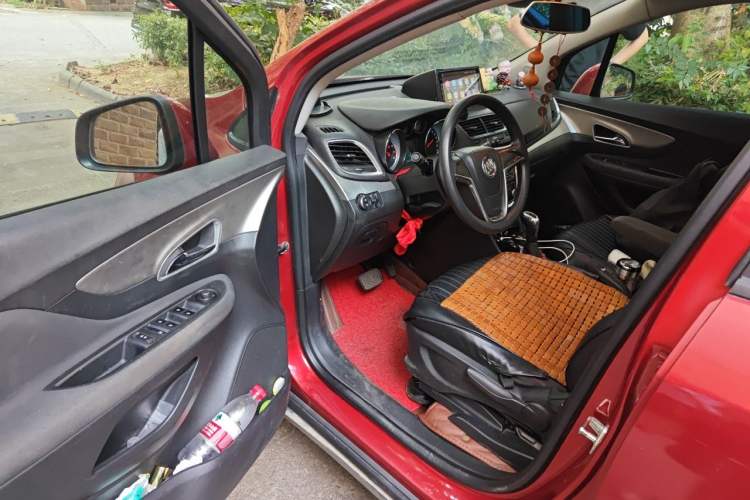 Used Buick Encore 2015 1.4T Automatic Two-Wheel Drive Urban Elite Version Driver Seat