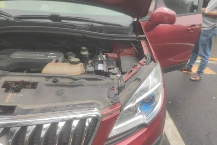 Used Buick Encore 2015 1.4T Manual Two-Wheel Drive Urban Advanced Model Engine Bay Left