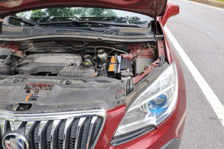 Used Buick Encore 2015 1.4T Automatic Two-Wheel Drive Urban Elite Version Engine Bay Left