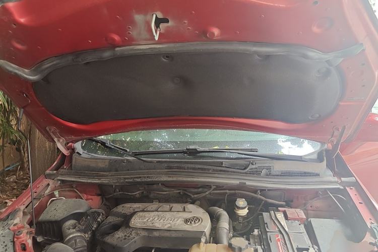 Used Buick Encore 2015 1.4T Automatic Two-Wheel Drive Urban Elite Version Engine Bay