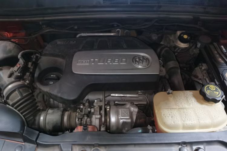 Used Buick Encore 2015 1.4T Automatic Two-Wheel Drive Urban Elite Version Engine Bay