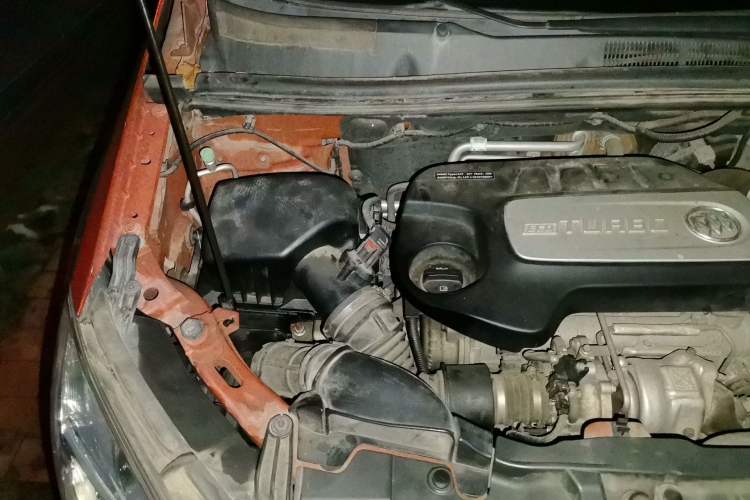 Used Buick Encore 2015 1.4T Manual Two-Wheel Drive Urban Advanced Model Engine Bay Right