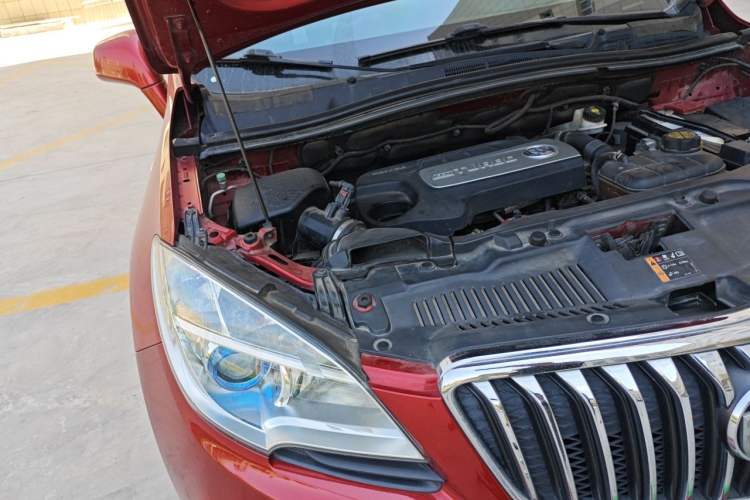 Used Buick Encore 2015 1.4T Automatic Two-Wheel Drive Urban Elite Version Engine Bay Right