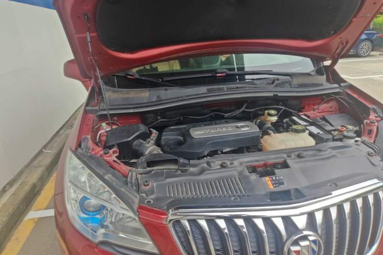 Used Buick Encore 2015 1.4T Automatic Two-Wheel Drive Urban Elite Version Engine Bay Right