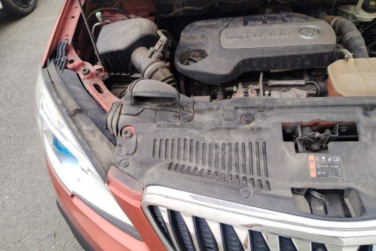 Used Buick Encore 2015 1.4T Automatic Two-Wheel Drive Urban Elite Version Engine Bay Right