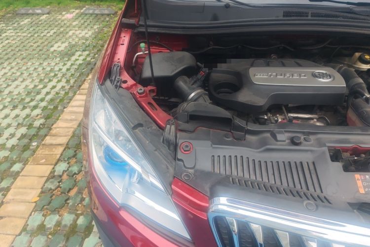 Used Buick Encore 2015 1.4T Automatic Two-Wheel Drive Urban Elite Version Engine Bay Right