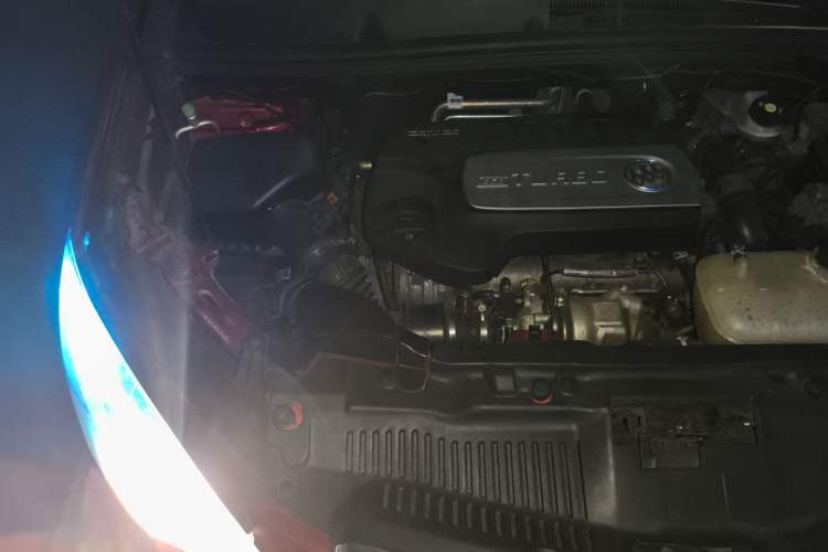 Used Buick Encore 2015 1.4T Automatic Two-Wheel Drive Urban Leading Model Engine Bay Right