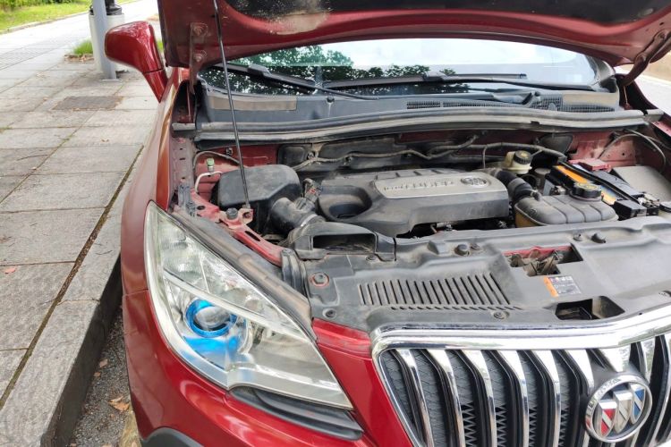 Used Buick Encore 2015 1.4T Automatic Two-Wheel Drive Urban Elite Version Engine Bay Right