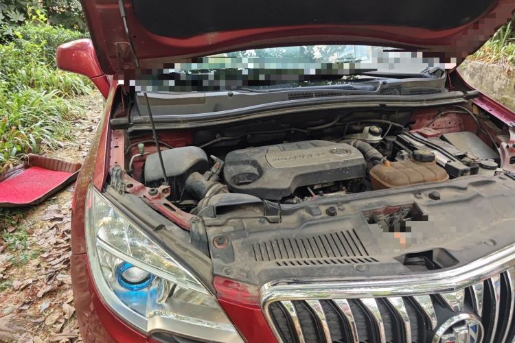 Used Buick Encore 2015 1.4T Automatic Two-Wheel Drive Urban Elite Version Engine Bay Right