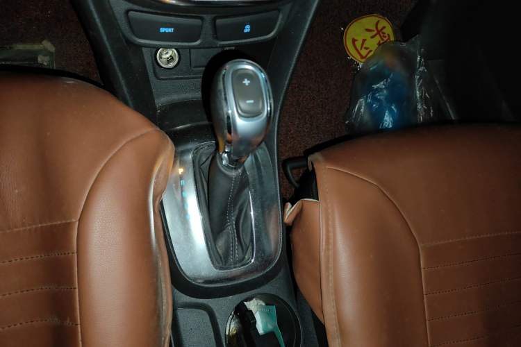 Used Buick Encore 2015 1.4T Automatic Two-Wheel Drive Urban Leading Model Gear Lever