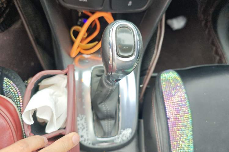 Used Buick Encore 2015 1.4T Automatic Two-Wheel Drive Urban Leading Model Gear Lever