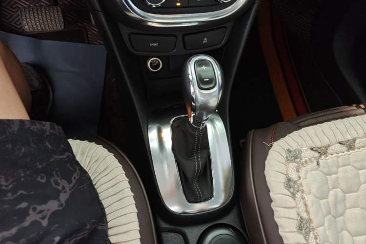 Used Buick Encore 2015 1.4T Automatic Two-Wheel Drive Urban Elite Version Gear Lever