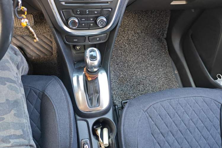 Used Buick Encore 2015 1.4T Automatic Two-Wheel Drive Urban Elite Version Gear Lever