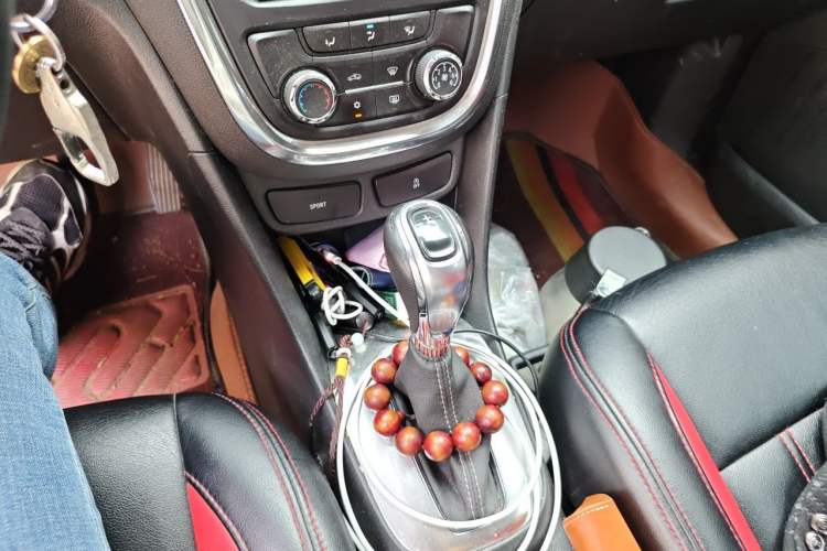 Used Buick Encore 2015 1.4T Automatic Two-Wheel Drive Urban Elite Version Gear Lever