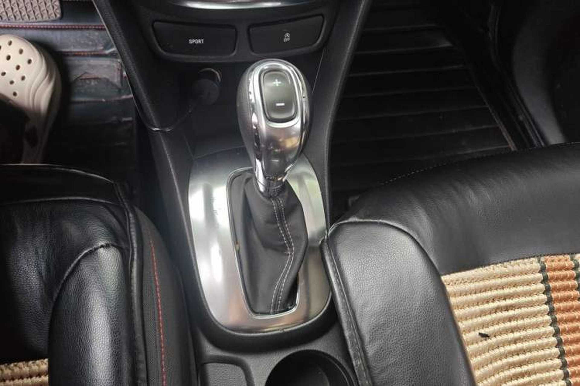Used Buick Encore 2015 1.4T Automatic Two-Wheel Drive Urban Elite Version Gear Lever