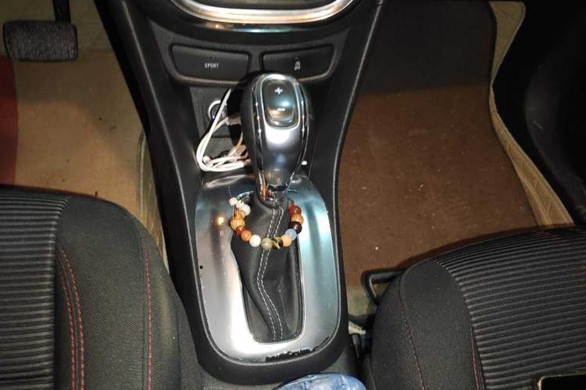 Used Buick Encore 2015 1.4T Automatic Two-Wheel Drive Urban Elite Version Gear Lever