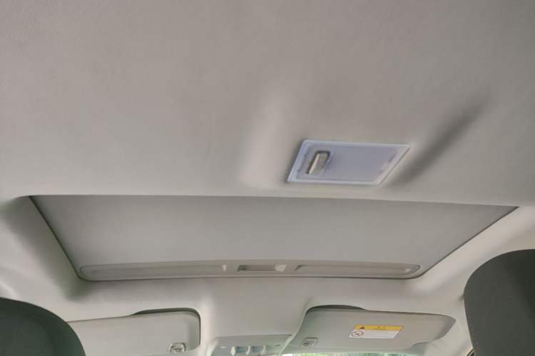 Used Buick Encore 2015 1.4T Automatic Two-Wheel Drive Urban Elite Version Headliner
