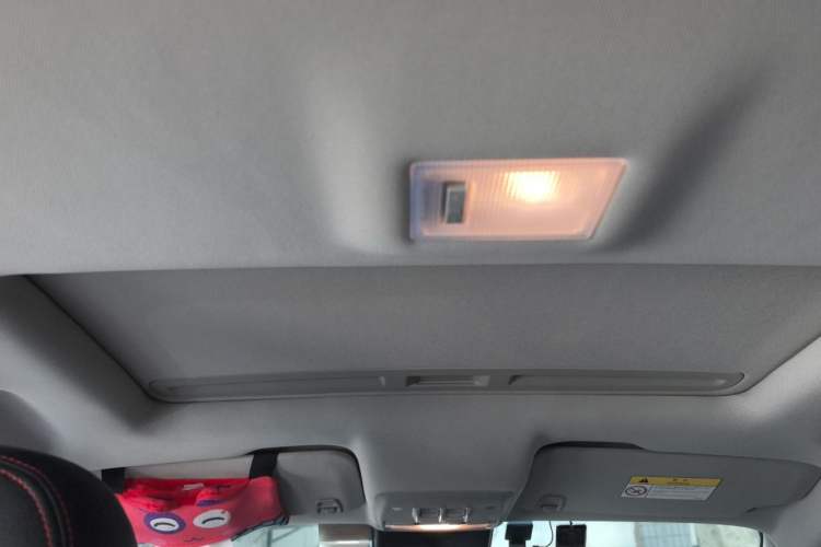 Used Buick Encore 2015 1.4T Automatic Two-Wheel Drive Urban Elite Version Headliner
