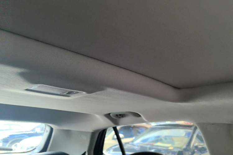 Used Buick Encore 2015 1.4T Automatic Two-Wheel Drive Urban Elite Version Headliner