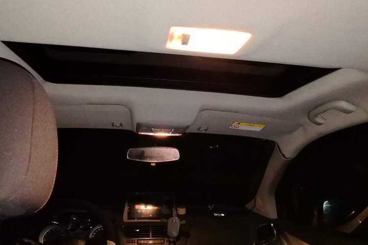 Used Buick Encore 2015 1.4T Manual Two-Wheel Drive Urban Advanced Model Headliner