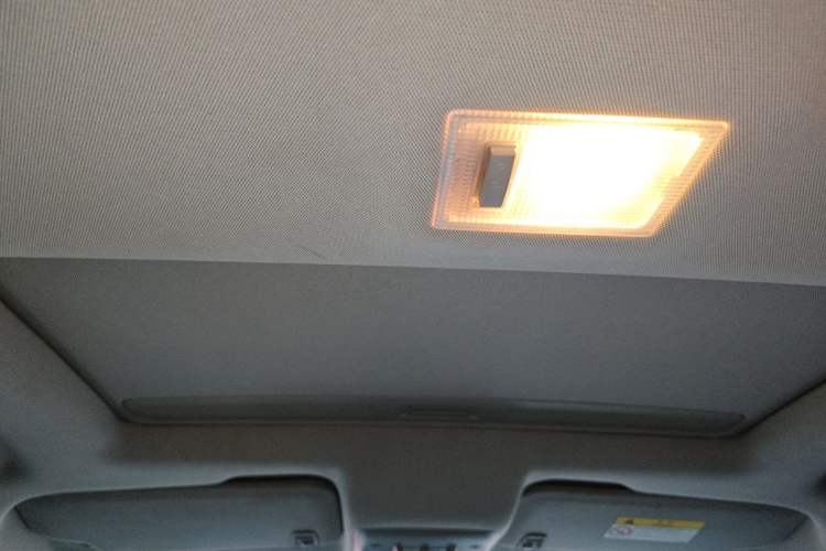 Used Buick Encore 2015 1.4T Automatic Two-Wheel Drive Urban Elite Version Headliner