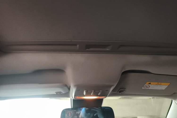 Used Buick Encore 2015 1.4T Automatic Two-Wheel Drive Urban Elite Version Headliner