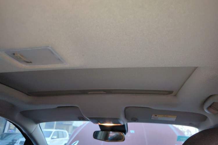 Used Buick Encore 2015 1.4T Automatic Two-Wheel Drive Urban Elite Version Headliner