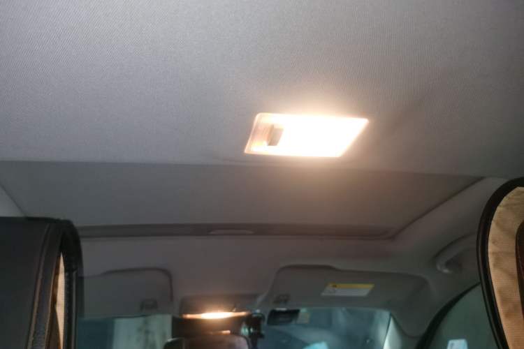Used Buick Encore 2015 1.4T Automatic Two-Wheel Drive Urban Elite Version Headliner