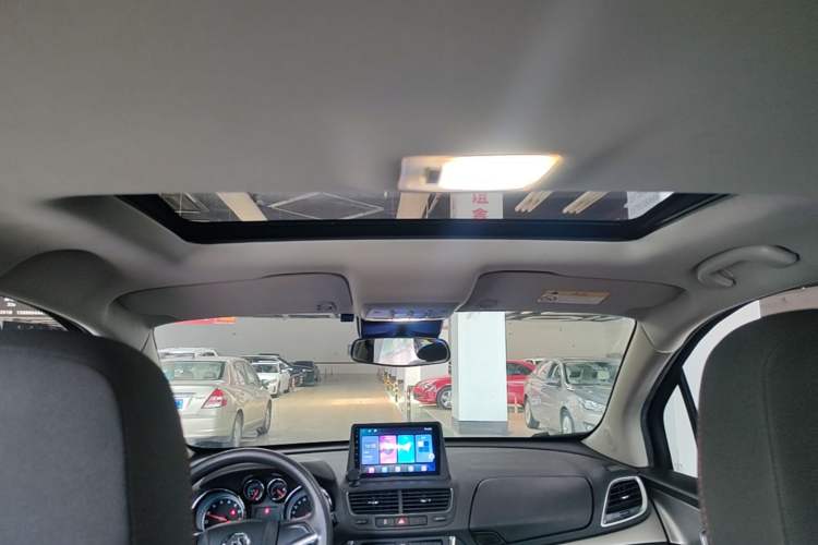 Used Buick Encore 2015 1.4T Automatic Two-Wheel Drive Urban Elite Version Headliner