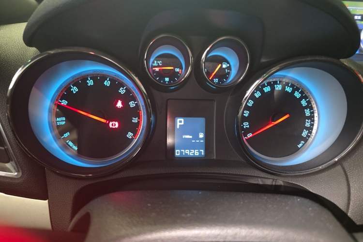 Used Buick Encore 2015 1.4T Automatic Two-Wheel Drive Urban Elite Version Instrument Cluster