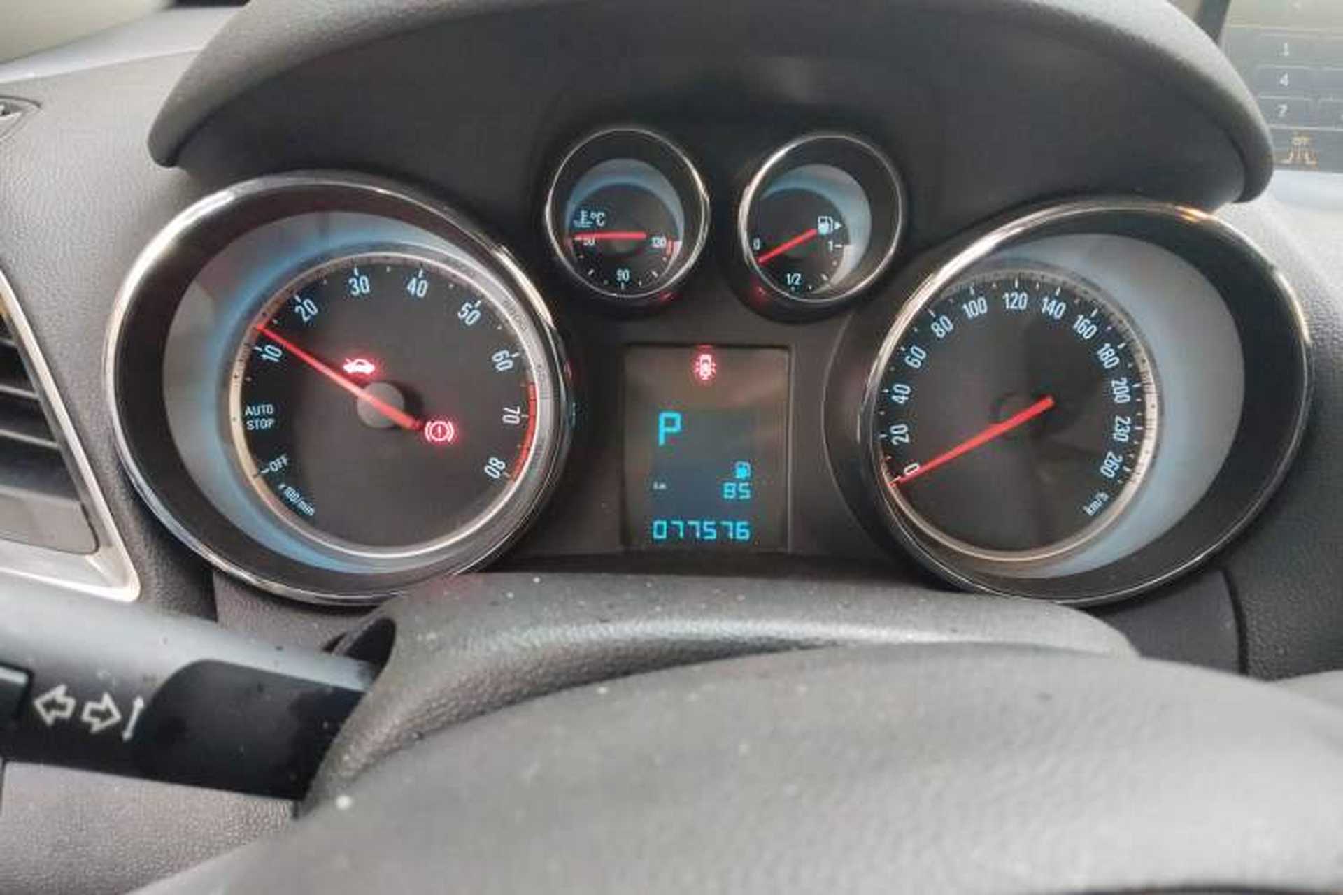 Used Buick Encore 2015 1.4T Automatic Two-Wheel Drive Urban Elite Version Instrument Cluster